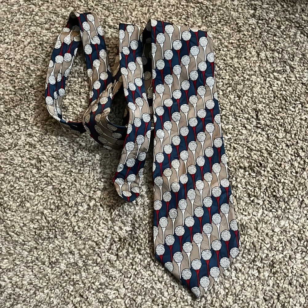 Golf tee tie